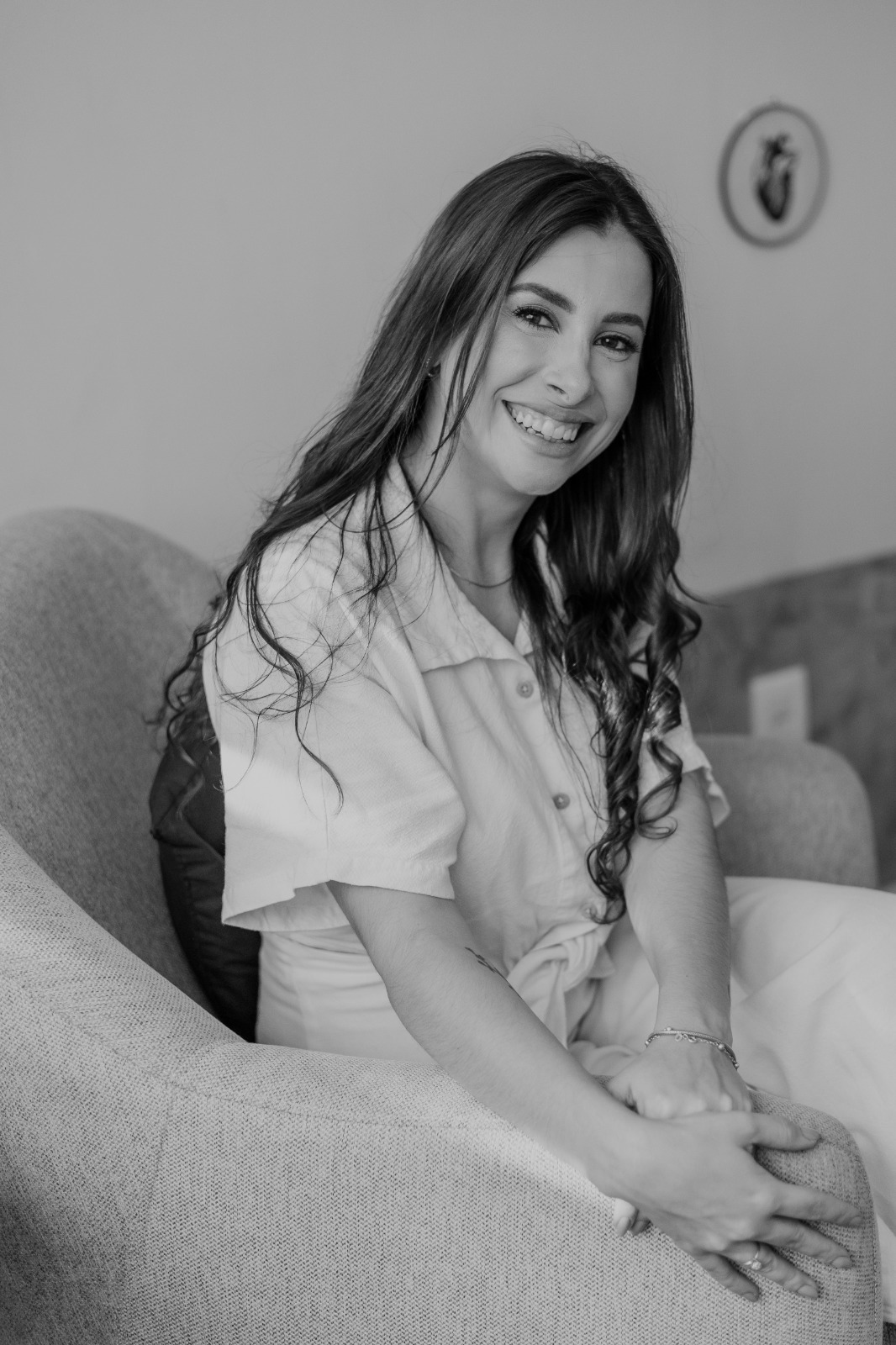 Gabriella sorrindo